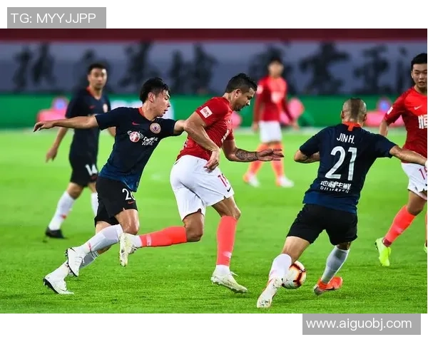 深圳足球队以68分领跑奥运会积分榜展现强劲实力与团队合作精神 深圳足球队以68分领跑奥运会积分榜展现强劲实力与团队合作精神