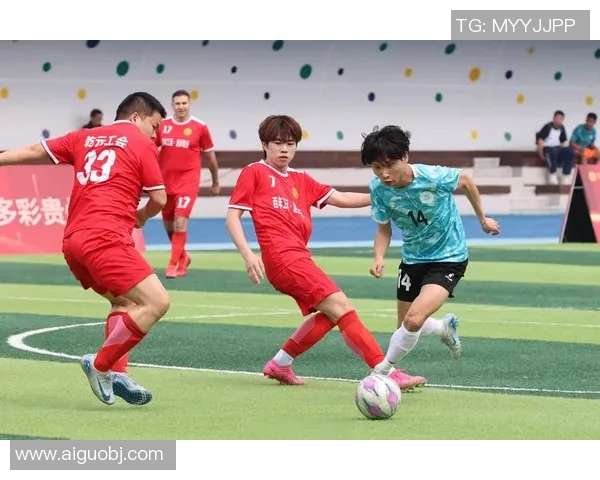 足球明星助力中韩对决激情四溢赛场展现足球魅力与友谊精神 足球明星助力中韩对决激情四溢赛场展现足球魅力与友谊精神