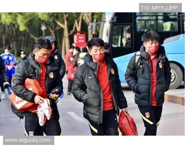 足球明星日常生活揭秘吃盒饭视频引发球迷热议 足球明星日常生活揭秘吃盒饭视频引发球迷热议