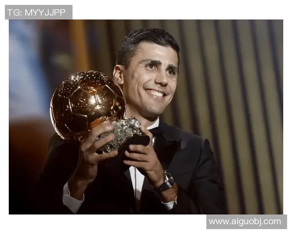 足球明星的帅气儿子名字揭晓引发粉丝热议与关注 足球明星的帅气儿子名字揭晓引发粉丝热议与关注